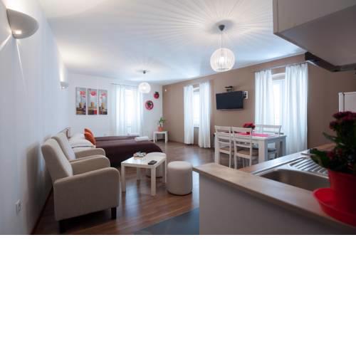 Rooms & Apartments 72