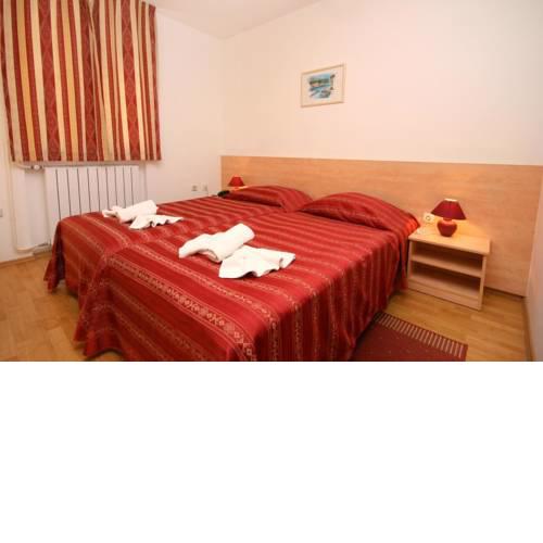 Rooms with a parking space Novigrad - 3352
