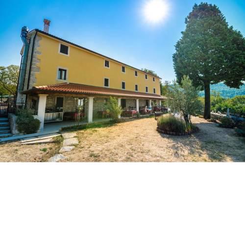 Rooms with a parking space Ripenda, Labin - 16932