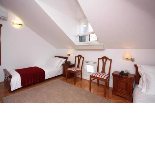 Rooms with a swimming pool Tisno, Murter - 3219