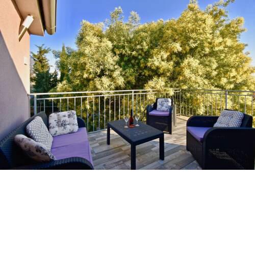 Sea view apartment with lovely terrace