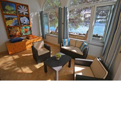 SeaFront Beach Apartment - DIRECTLY AT THE BEACH