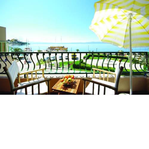 Seafront Studio Apartment+Balcony