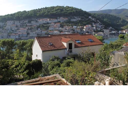 Seaside apartments with a swimming pool Pucisca, Brac - 5637