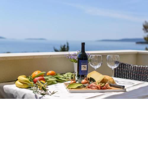 Seaside apartments with a swimming pool Rastici, Ciovo - 11092