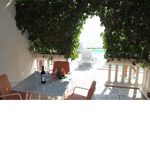 Seaside apartments with a swimming pool Seget Vranjica, Trogir - 2571