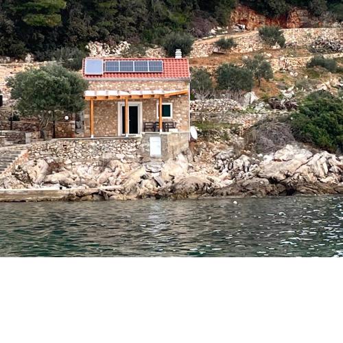 Seaside Cottage Maslina