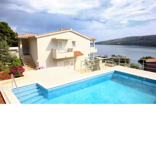 Seaside family friendly house with a swimming pool Poljica, Trogir - 8661