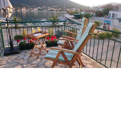 Seaside holiday house Vinisce, Trogir - 12066
