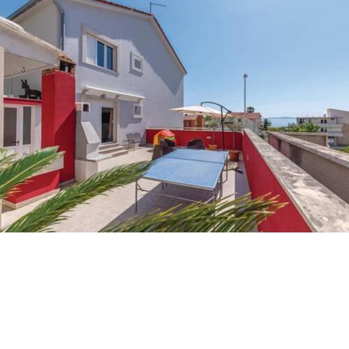 Seaside vila Perla