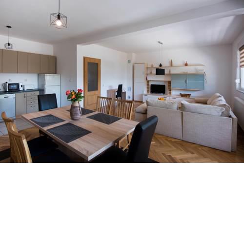 Seasons apartmani