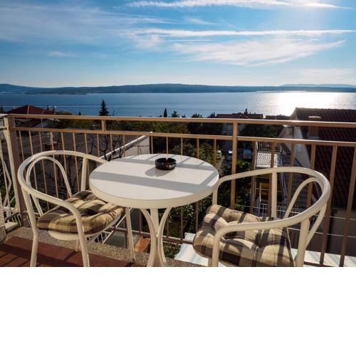 Seaview Apartment with Balcony and Terrace Barac