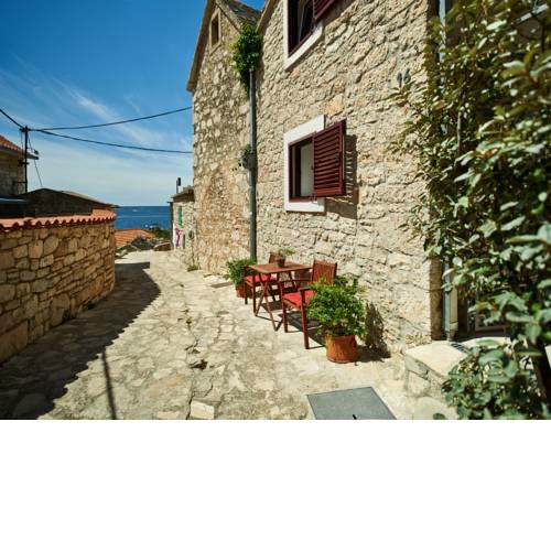Secret House Andrea