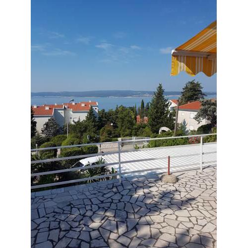 SELCE, big terrace, beautiful view, garden, 7 min to the sea (by foot)