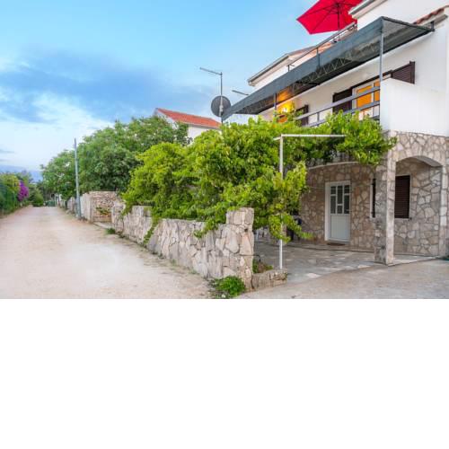 Silver Beach Apartments Vis