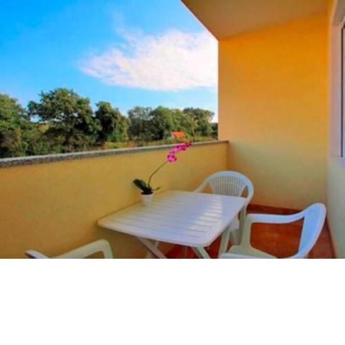 Simplistic Apartment in Medulin with Terrace