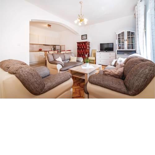 Six-Bedroom Holiday Home in Bibinje