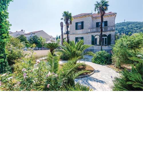 Six-Bedroom Holiday Home in Dubrovnik