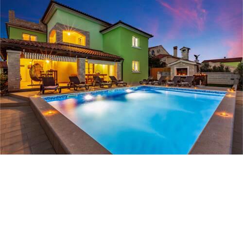 Six-Bedroom Holiday Home in Galizana