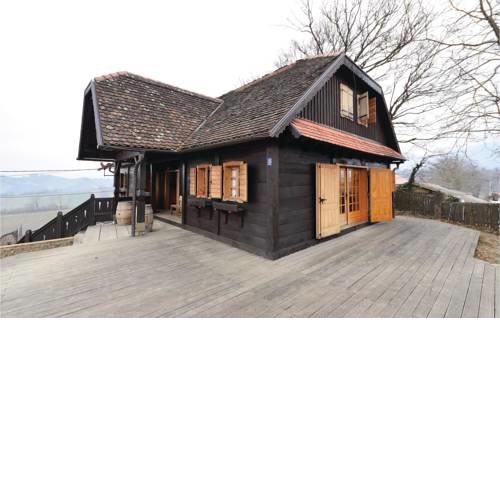 Six-Bedroom Holiday Home in Jastrebarsko