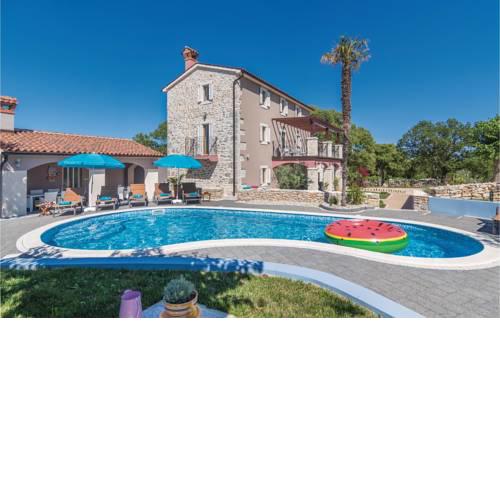 Six-Bedroom Holiday Home in Nedescina