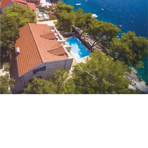Six-Bedroom Holiday Home in Prizba