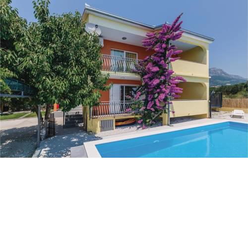 Six-Bedroom Holiday home Kastel Luksic with a Fireplace 02