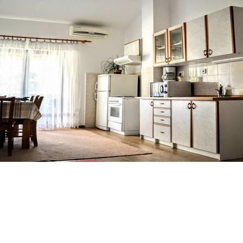 Slamo Apartments