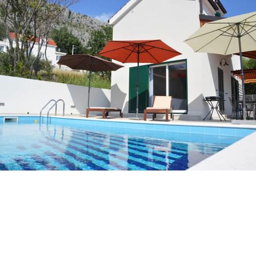Small Villa in Jesenice
