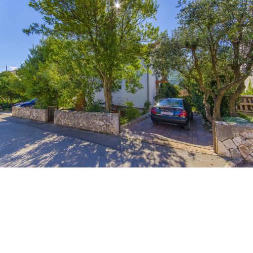 Spacious apartment with three double bedrooms