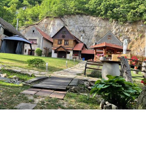 Stara hiža pod Okićem