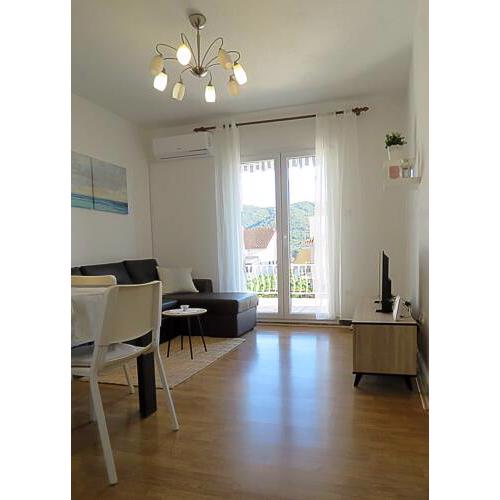 Stari Grad: Home with view
