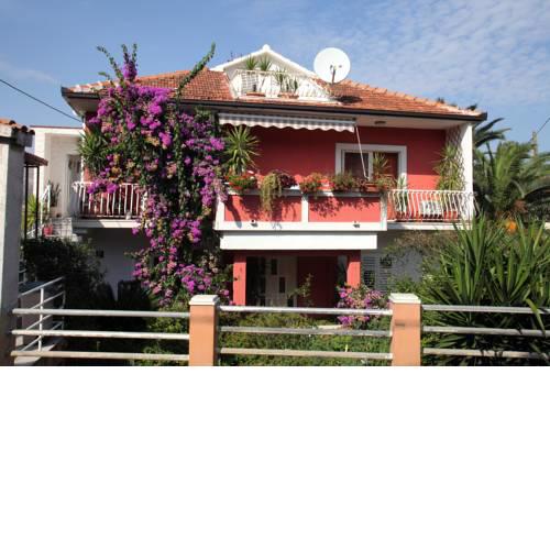 Stela Apartments