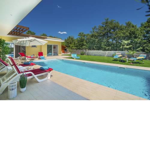 Stokovci Villa Sleeps 6 Pool Air Con WiFi