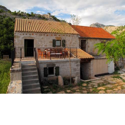 Stone House Pojata