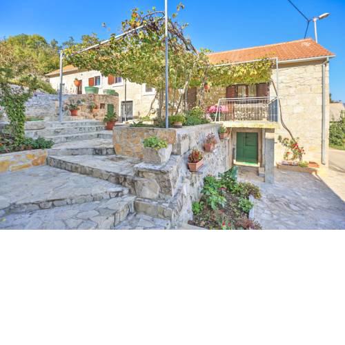 Stone house Svilaja