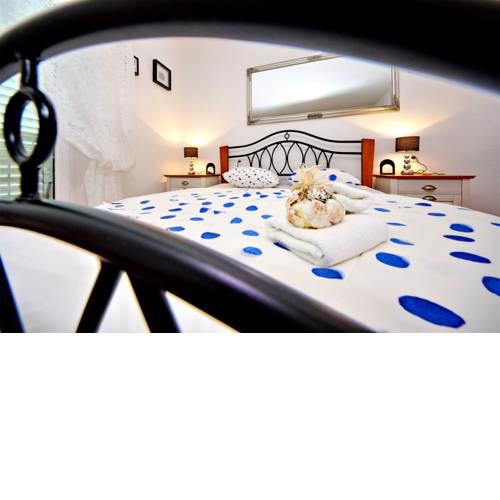 Strawberry Apartment