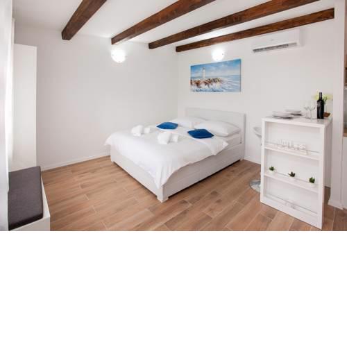 Studio apartments Tara