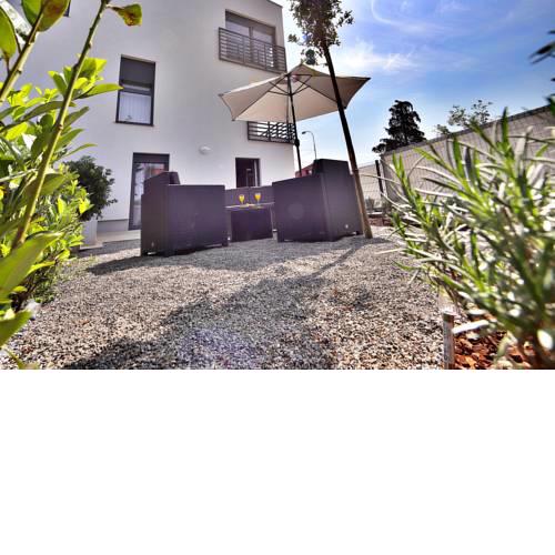 Studio Apartment Ada 2