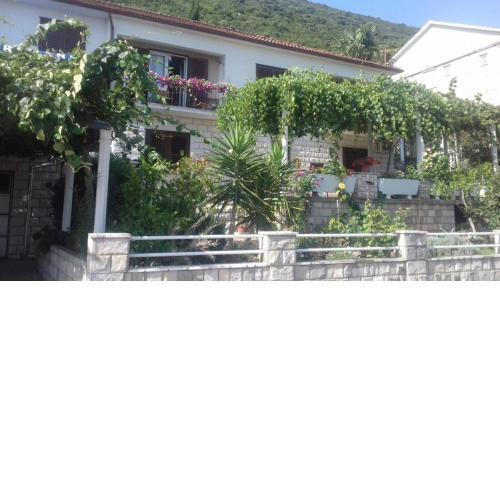 Studio apartment in Trpanj with terrace, air conditioning, WiFi, washing machine 4199-5