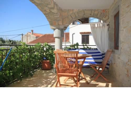 Studio Basanija 7148a