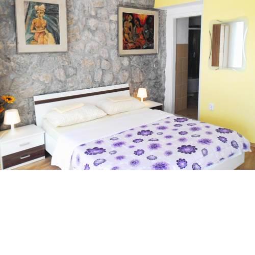 Studio Opric 7756b