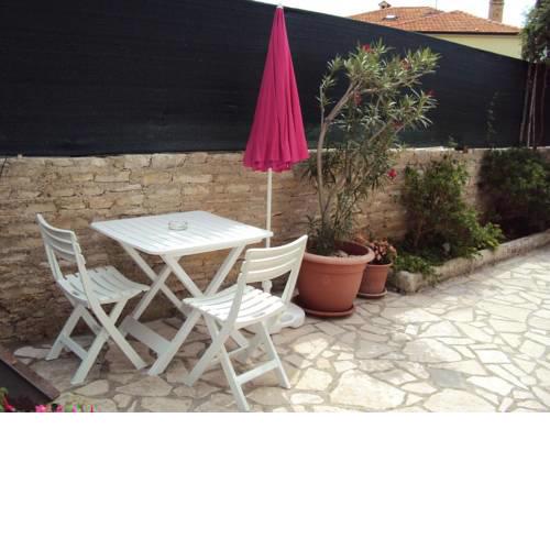 Studio Pula 6985a