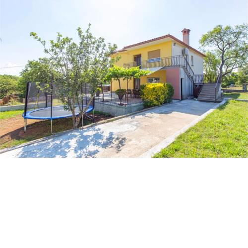 Stunning apartment in Nedescina w/ WiFi and 3 Bedrooms