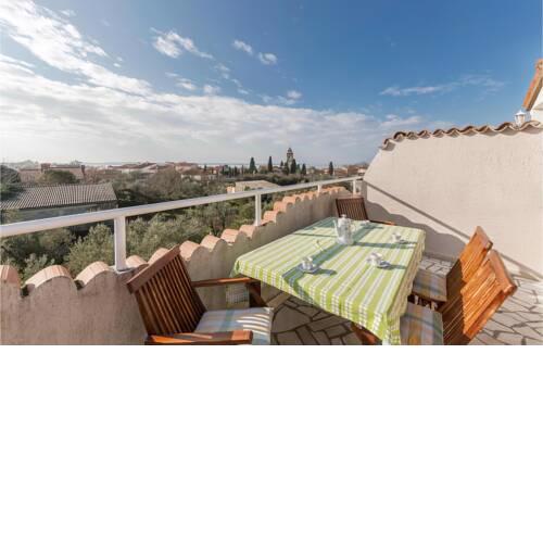 Stunning apartment in Peroj with 2 Bedrooms