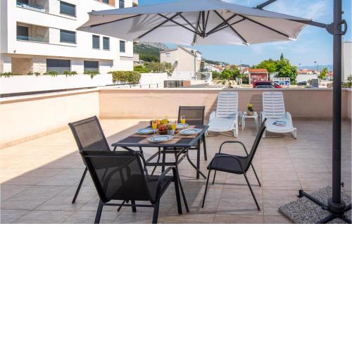 Stunning apartment in Podstrana with 1 Bedrooms
