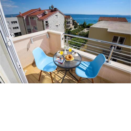 Stunning apartment in Podstrana with