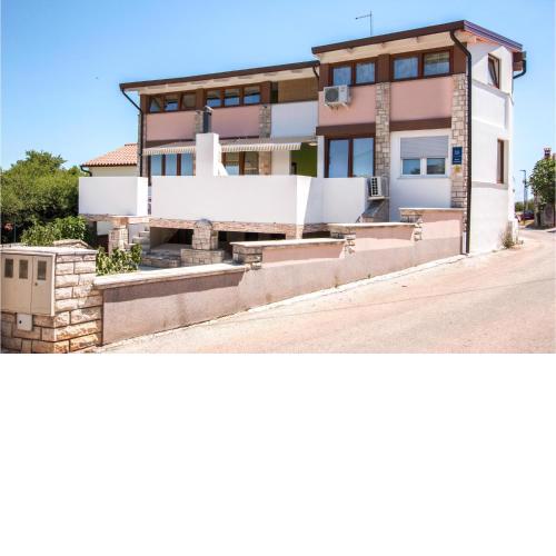 Stunning apartment in Pomer with WiFi and 2 Bedrooms