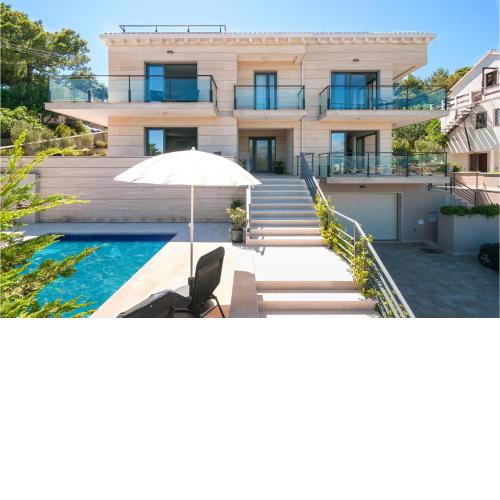 Stunning apartment in Selca with Outdoor swimming pool, WiFi and 1 Bedrooms