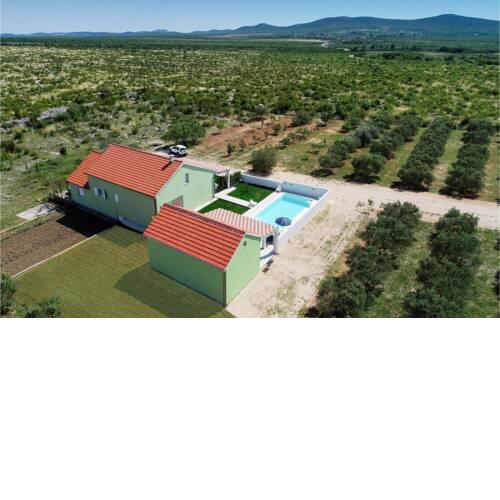 Stunning home in Benkovac w/ Outdoor swimming pool, WiFi and 3 Bedrooms